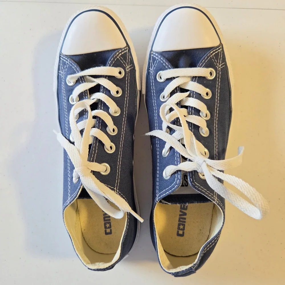 Converse Chuck Taylor All Star Low Top Navy Blue Canvas Sneakers Men 6.5 Wmn 8.5